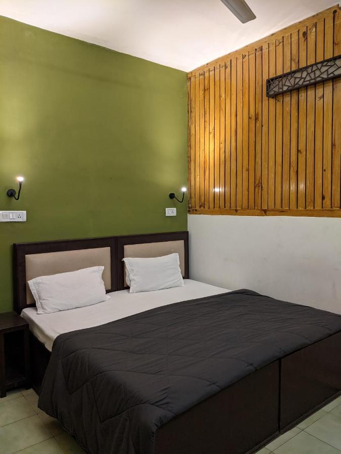 Joey'S Hostel Agra Агра Екстериор снимка