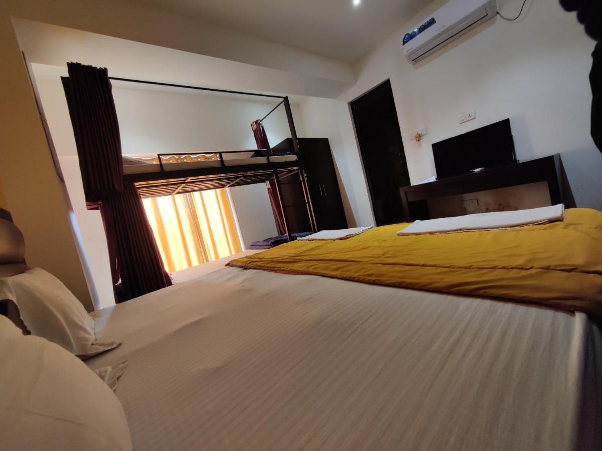 Joey'S Hostel Agra Агра Екстериор снимка