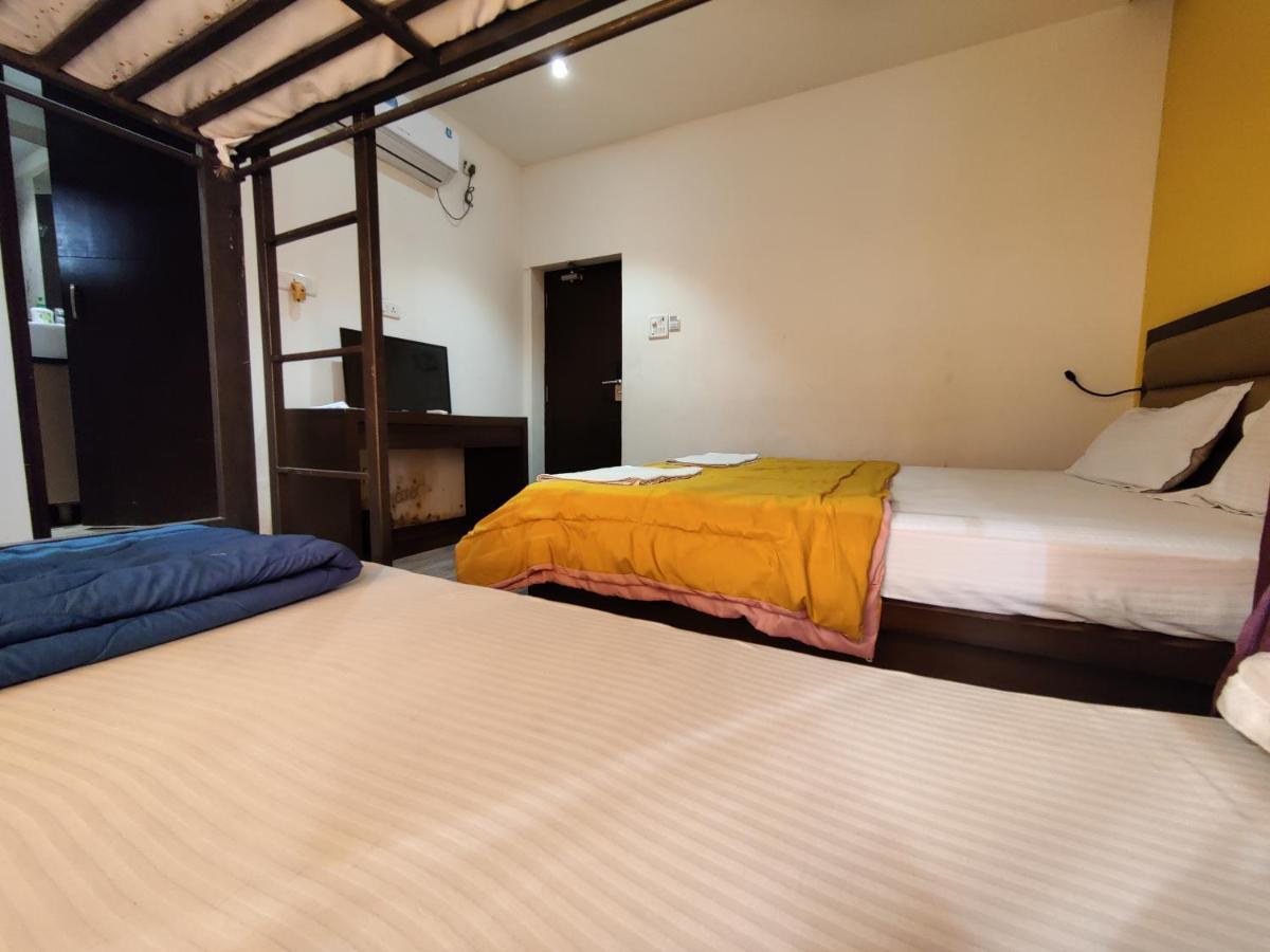 Joey'S Hostel Agra Агра Екстериор снимка