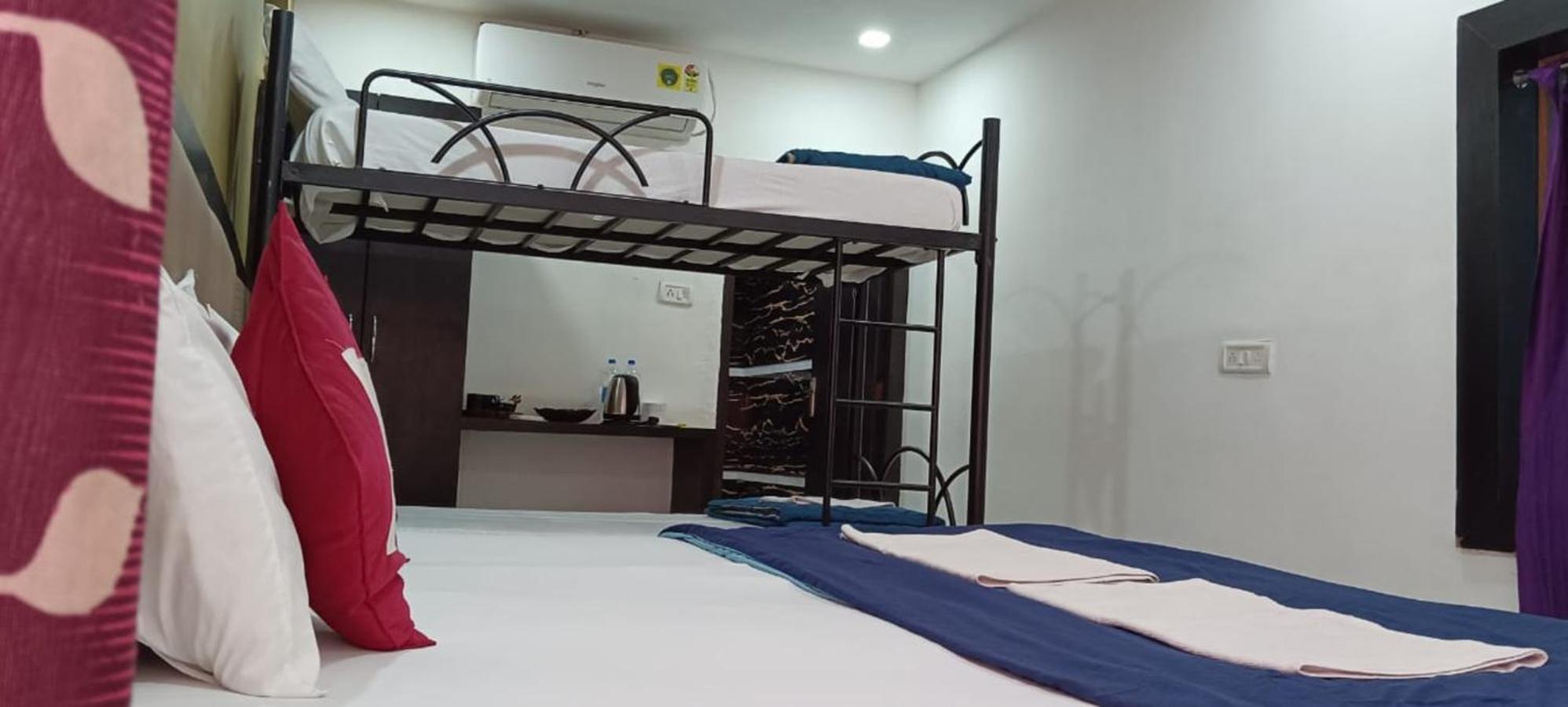 Joey'S Hostel Agra Агра Екстериор снимка