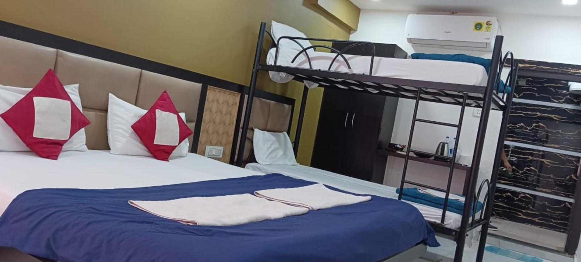 Joey'S Hostel Agra Агра Екстериор снимка