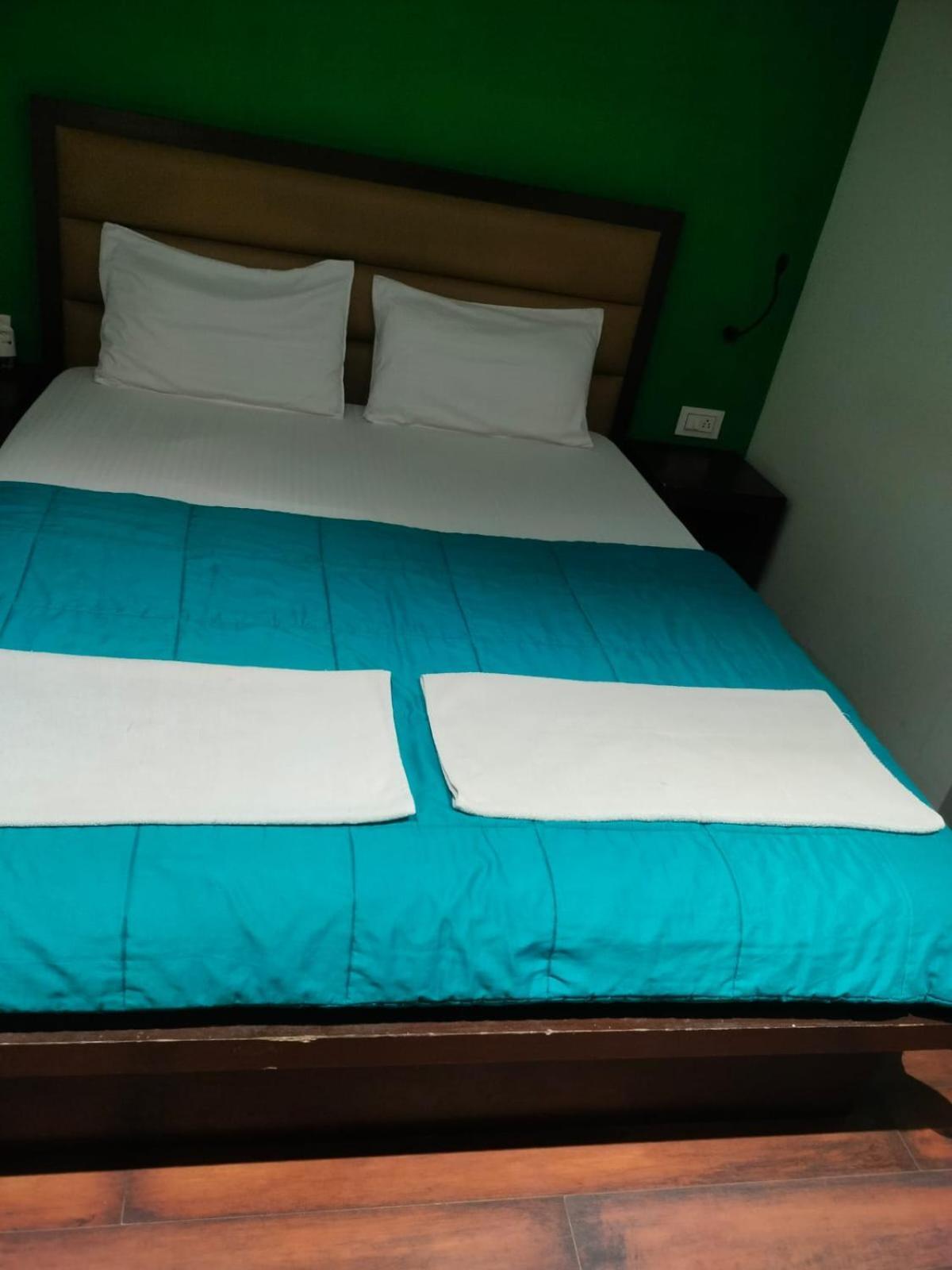 Joey'S Hostel Agra Агра Екстериор снимка