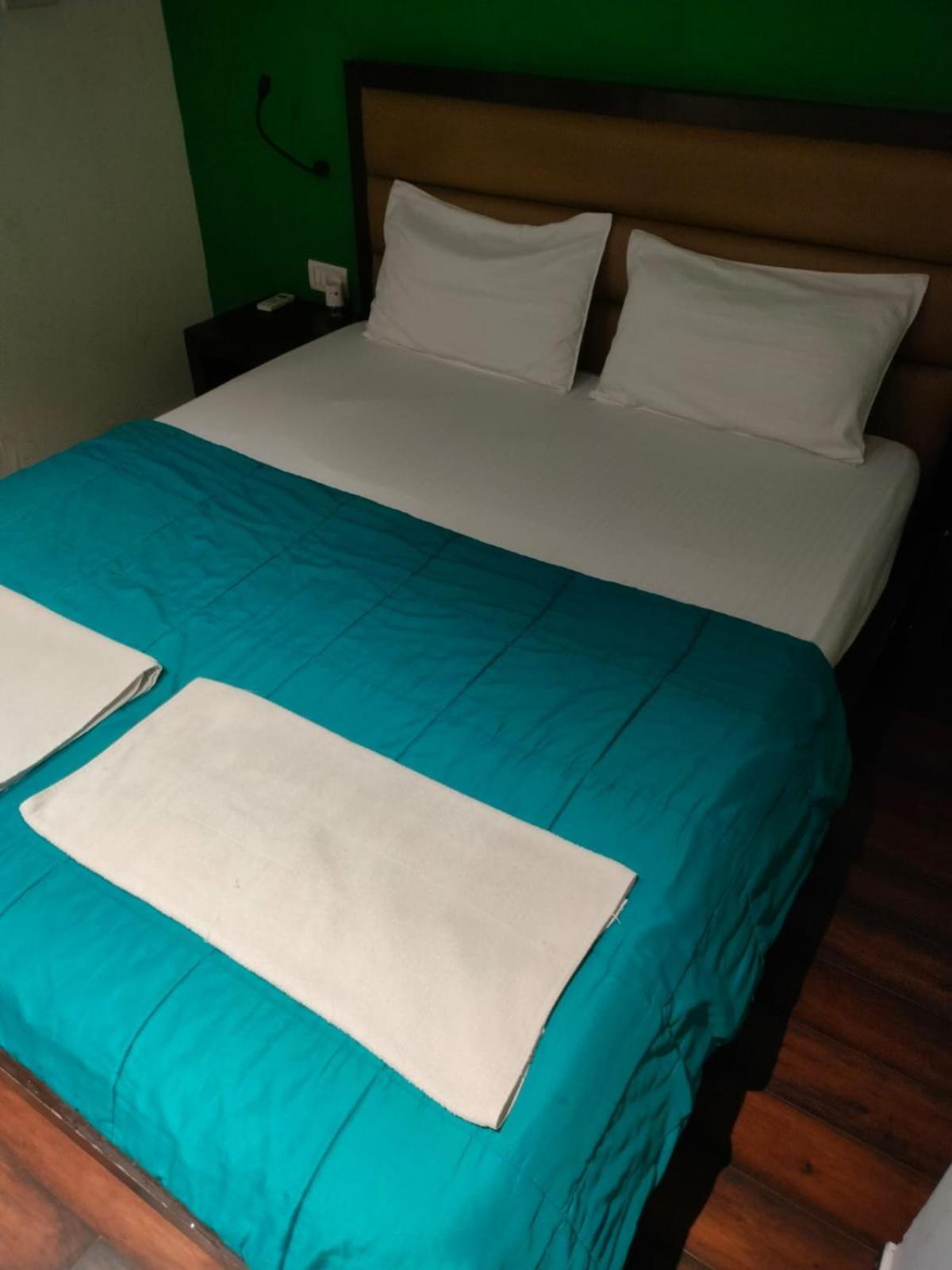 Joey'S Hostel Agra Агра Екстериор снимка