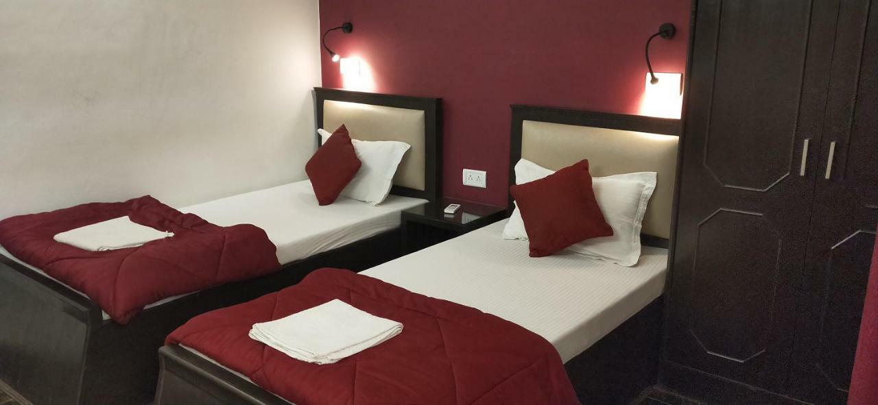 Joey'S Hostel Agra Агра Екстериор снимка